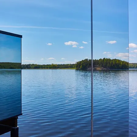 Lehmonkaerki - Haasi Mirror Hotel Asikkala (Southern Finland)