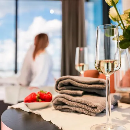 Hotel Lehmonkaerki - Haasi Mirror 5*