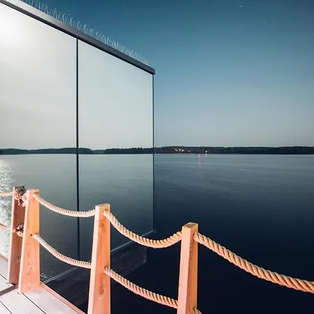 Lehmonkaerki - Haasi Mirror 5* Asikkala (Southern Finland)
