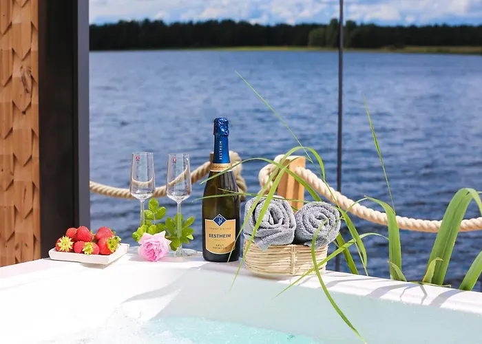 Lehmonkaerki - Haasi Mirror فندق Asikkala (Southern Finland)