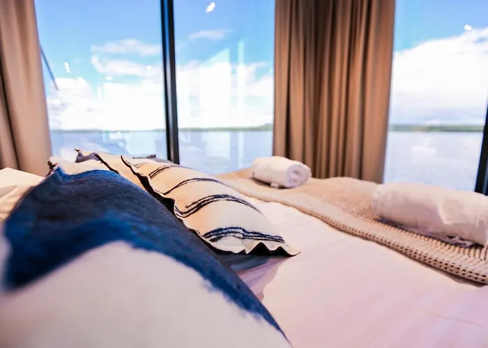 Lehmonkaerki - Haasi Mirror 5* Asikkala (Southern Finland)