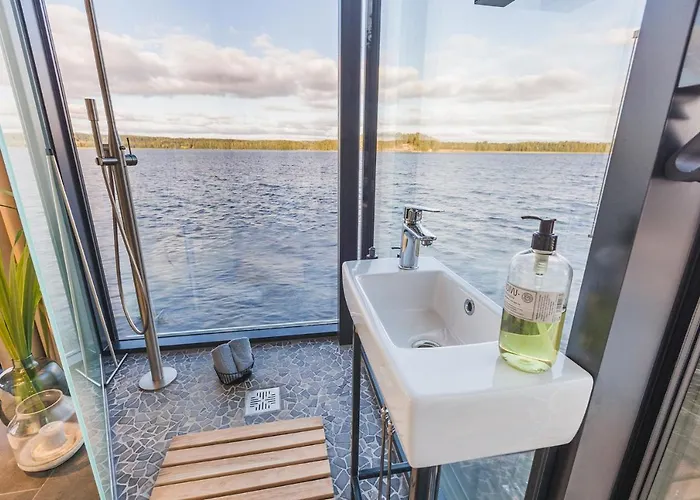 Lehmonkaerki - Haasi Mirror Asikkala (Southern Finland)